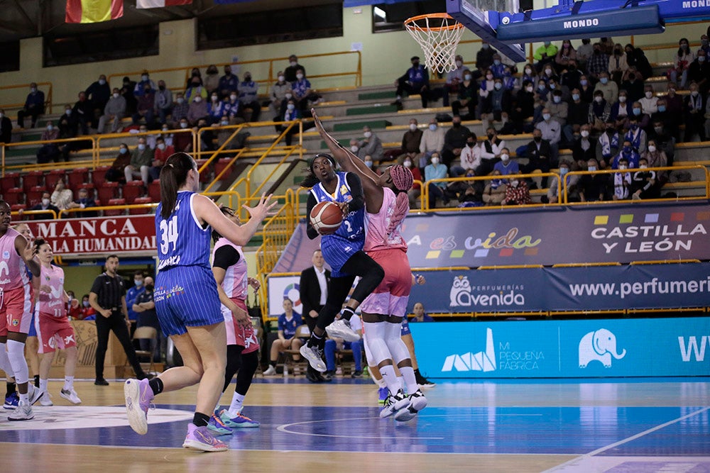 El CB Avenida sufre hasta el final ante un valiente Estudiantes (71-70)