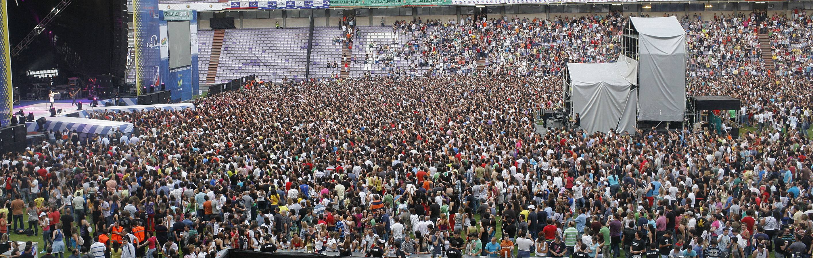 30.05.09 Impresionante aspecto que presentaba el abarrotado estadio José Zorrilla en los primeros compases del concierto Valladolid Latino