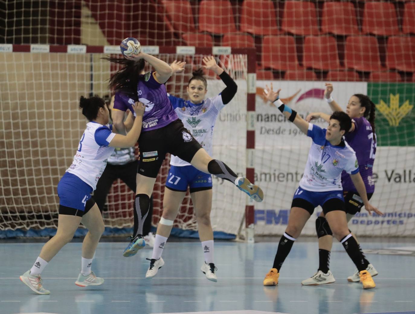 Partido entre el Caja Rural Aula y el BM Gijón, este sábado. 