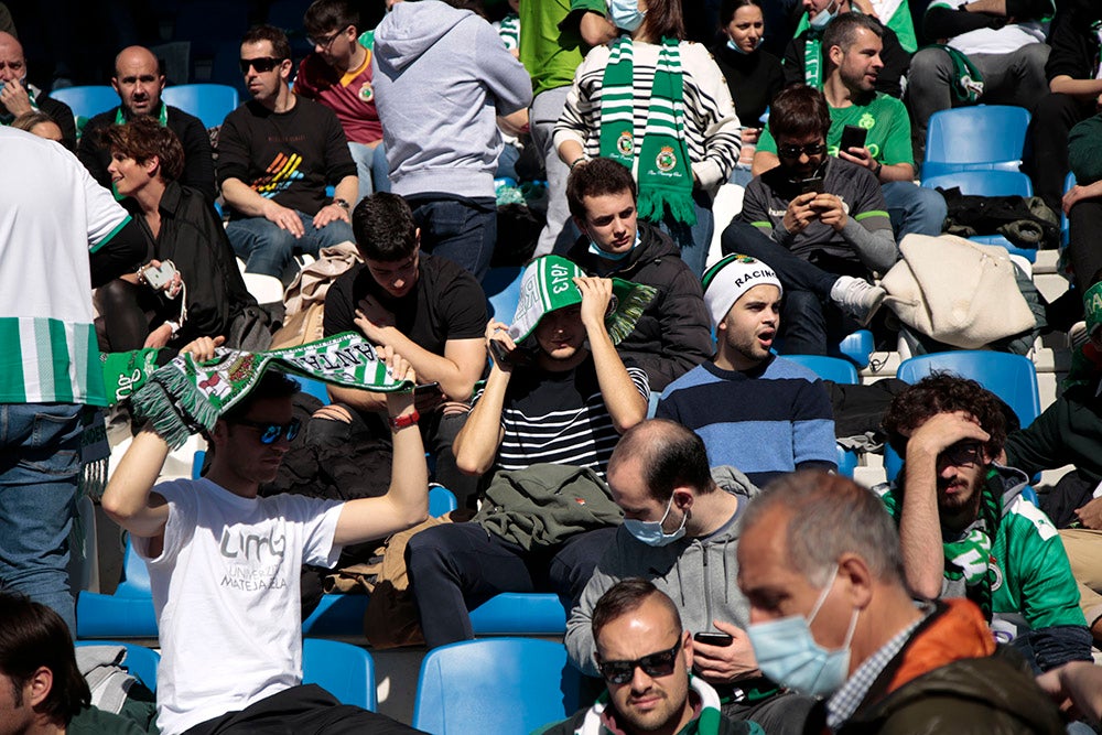 La afición racinguista tiñó de verde el Reina Sofía para celebrar el buen momento de su equipo