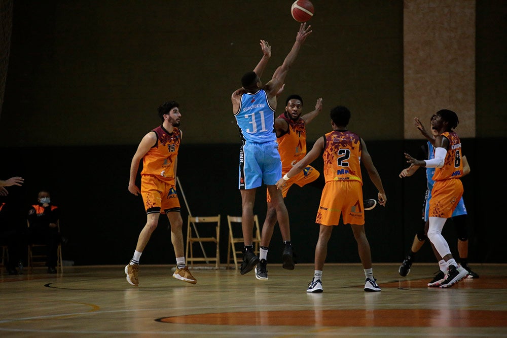 Un perdido Aquimisa Carbajosa deja su salvación pendiente de un milagro (75-90)