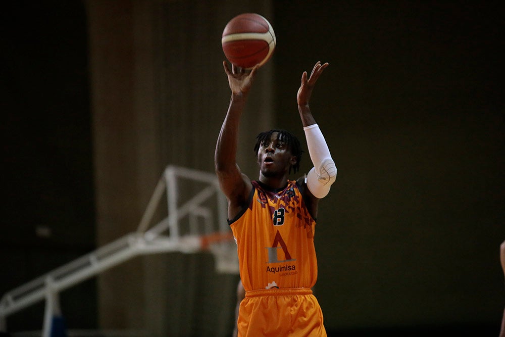 Un perdido Aquimisa Carbajosa deja su salvación pendiente de un milagro (75-90)