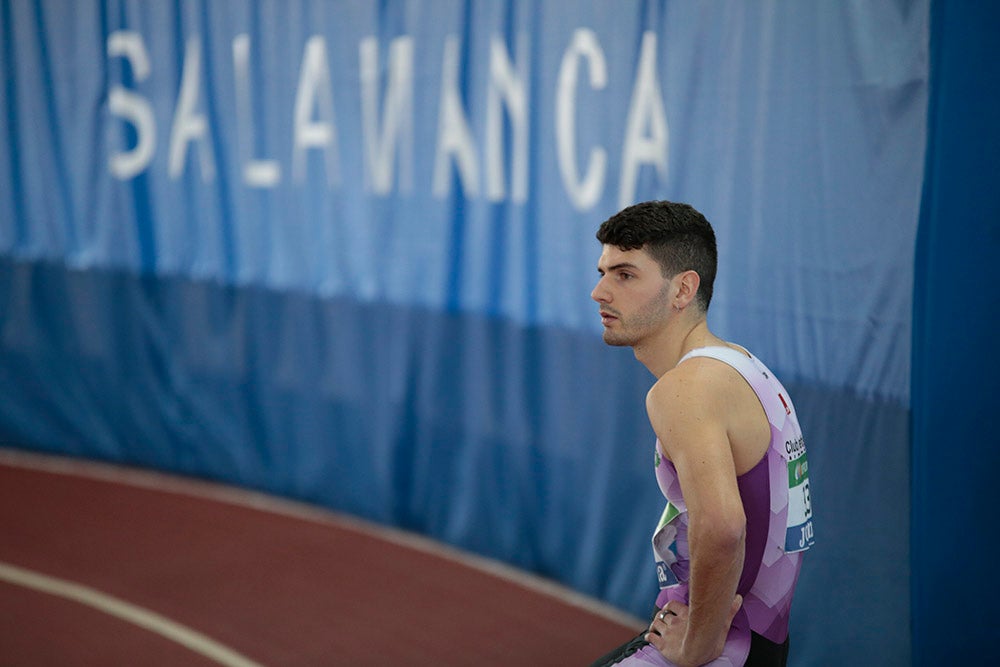 Cierre de la jornada de mañana del primer día del Campeonato de España Sub 23 en Pista Cubierta con Alejandro González Rengel en el 400