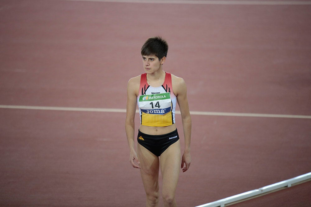 Cierre de la jornada de mañana del primer día del Campeonato de España Sub 23 en Pista Cubierta con Alejandro González Rengel en el 400