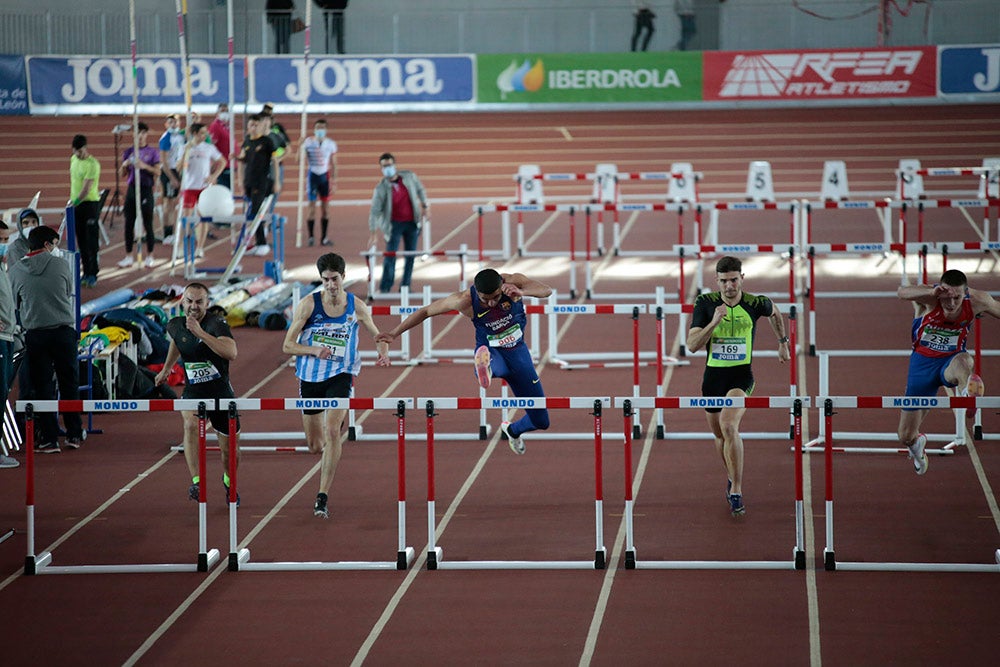 Jornada de tarde del primer día del Campeonato de España Sub 23 en Pista Cubierta con Denis Matsmouna en los 60 m y Sara Izquierdo en el 1500 