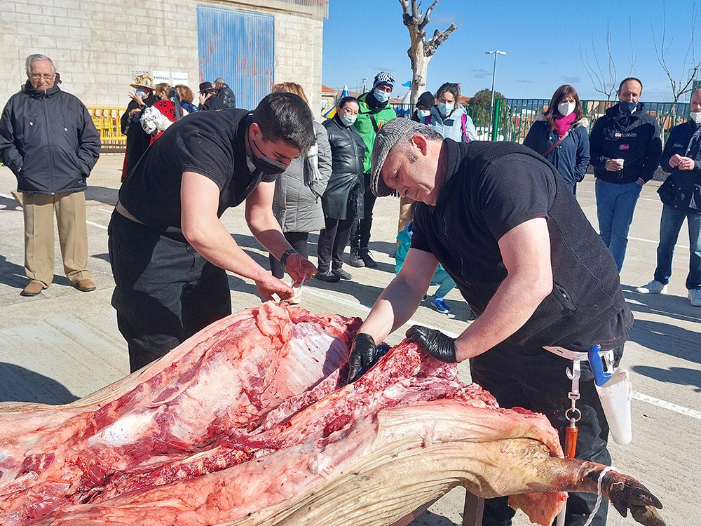 Los vecinos de Tamames disfrutan de su tradicional matanza