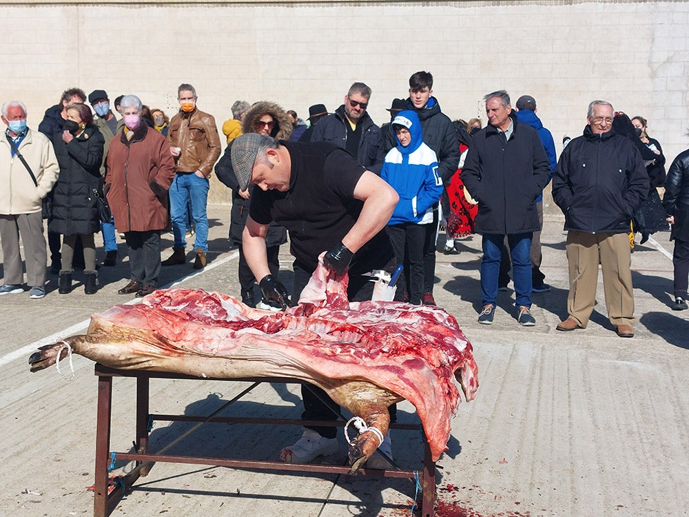 Los vecinos de Tamames disfrutan de su tradicional matanza