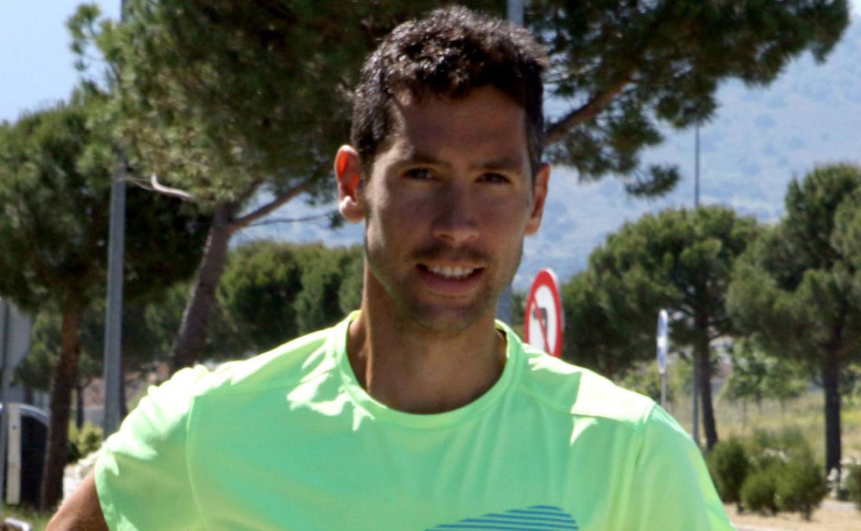 El atleta segoviano Javi Guerra en un entrenamiento. 