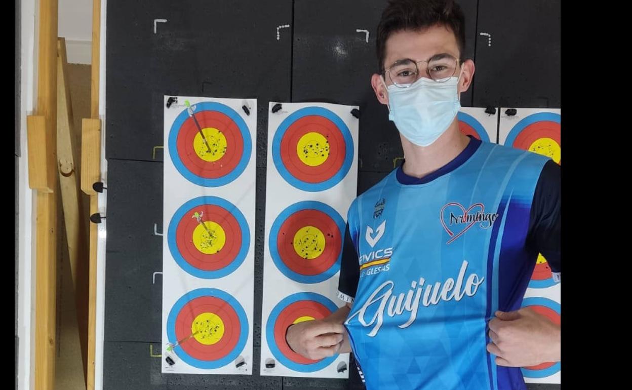 El arquero salmantino Carlos Iglesias, de nuevo campeón de España por equipos y séptimo individual
