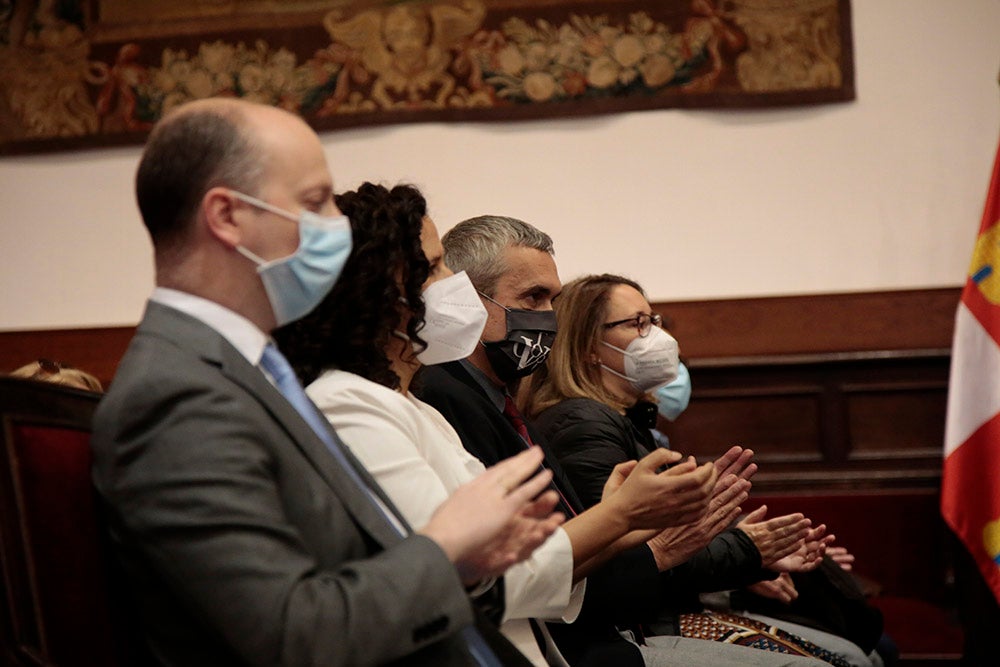 La USAL celebra la toma de posesión de 11 cargos académicos y 17 nuevos miembros del personal docente