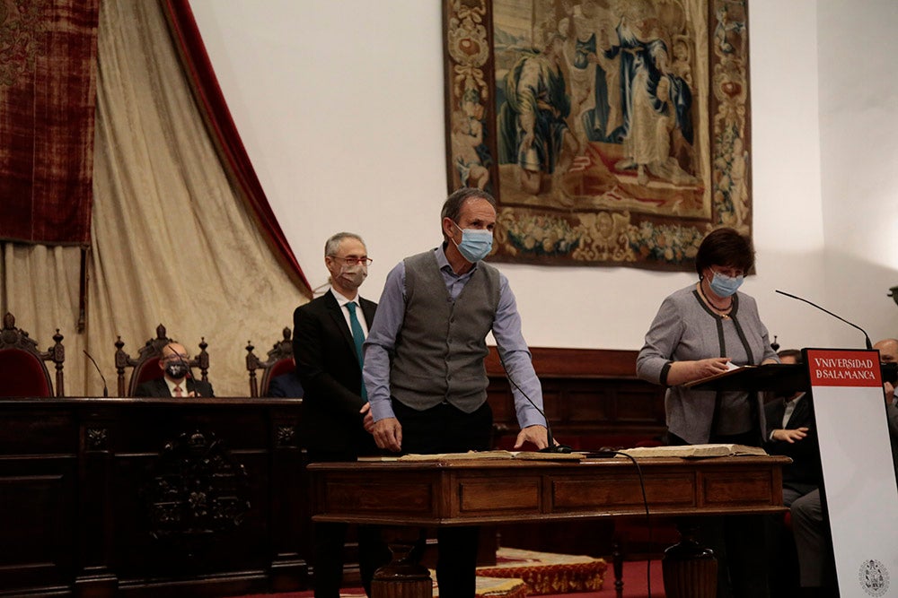 La USAL celebra la toma de posesión de 11 cargos académicos y 17 nuevos miembros del personal docente