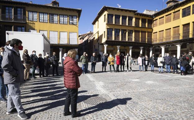 Concentración de vecinos en protesta por la inseguridad ciudadana en Tordesillas. 