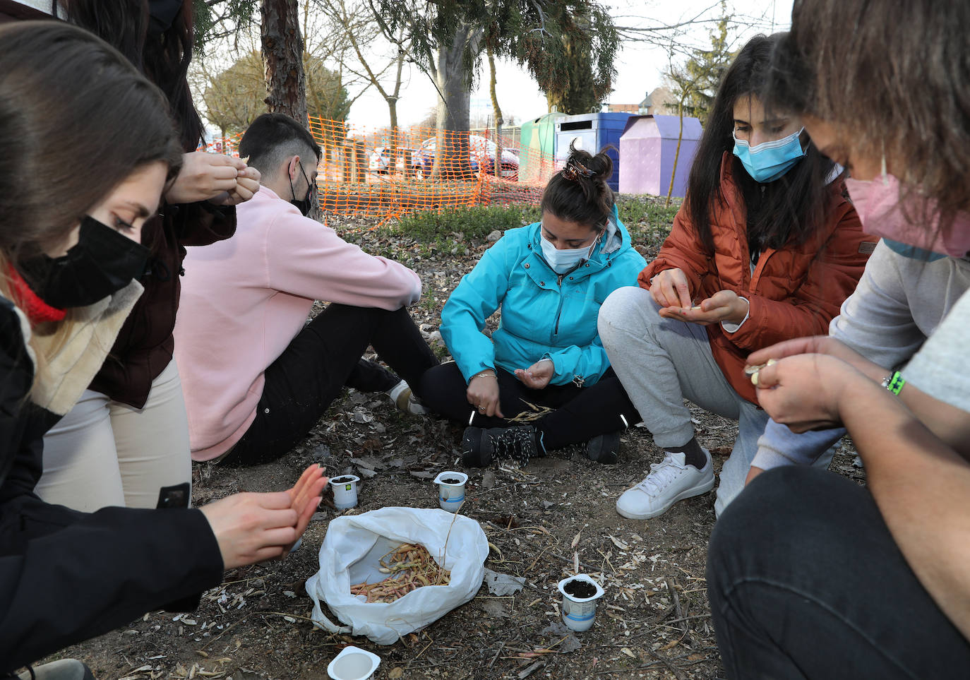 Fotos: El huerto como herramienta educativa en La Yutera