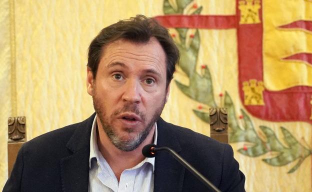 Puente interpela ya a Feijóo para que frene el pacto PP-Vox en Castilla y León