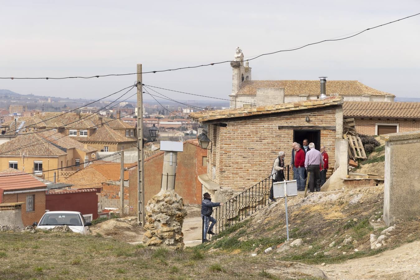 Fotos: Hallados restos humanos en el interior de una antigua casa cueva de Tariego de Cerrato