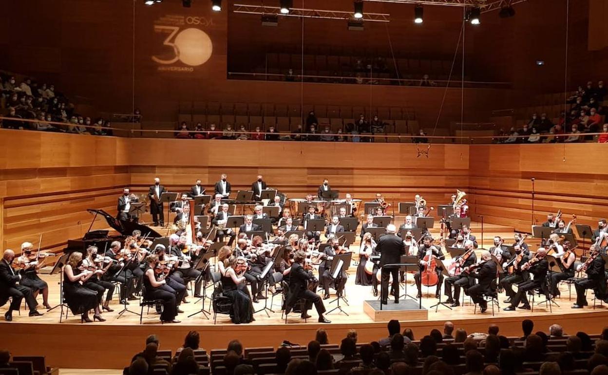 La Oscyl, durante el concierto de este jueves en el Miguel Delibes. 