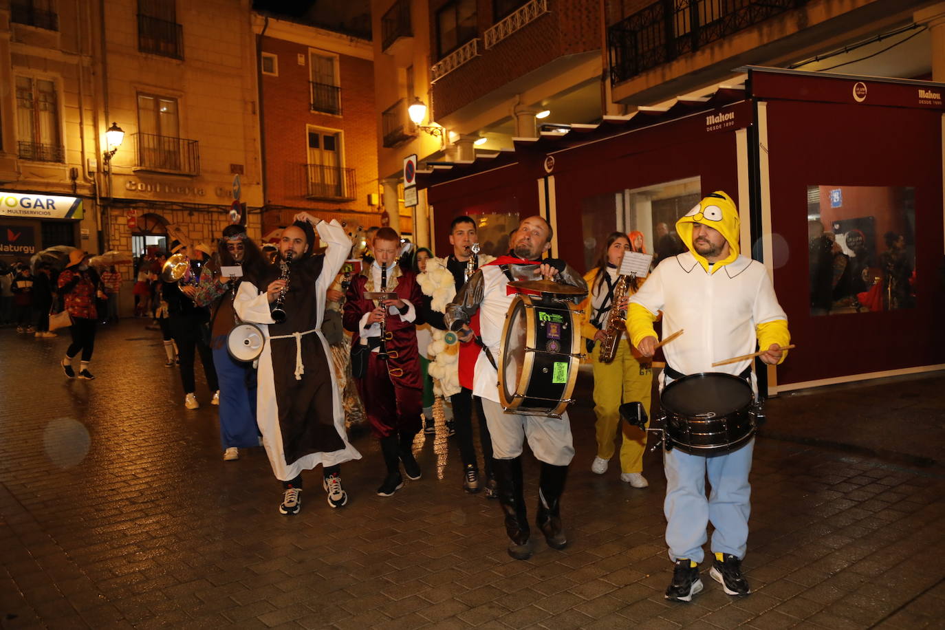 Desfile de disfraces en Peñafiel.