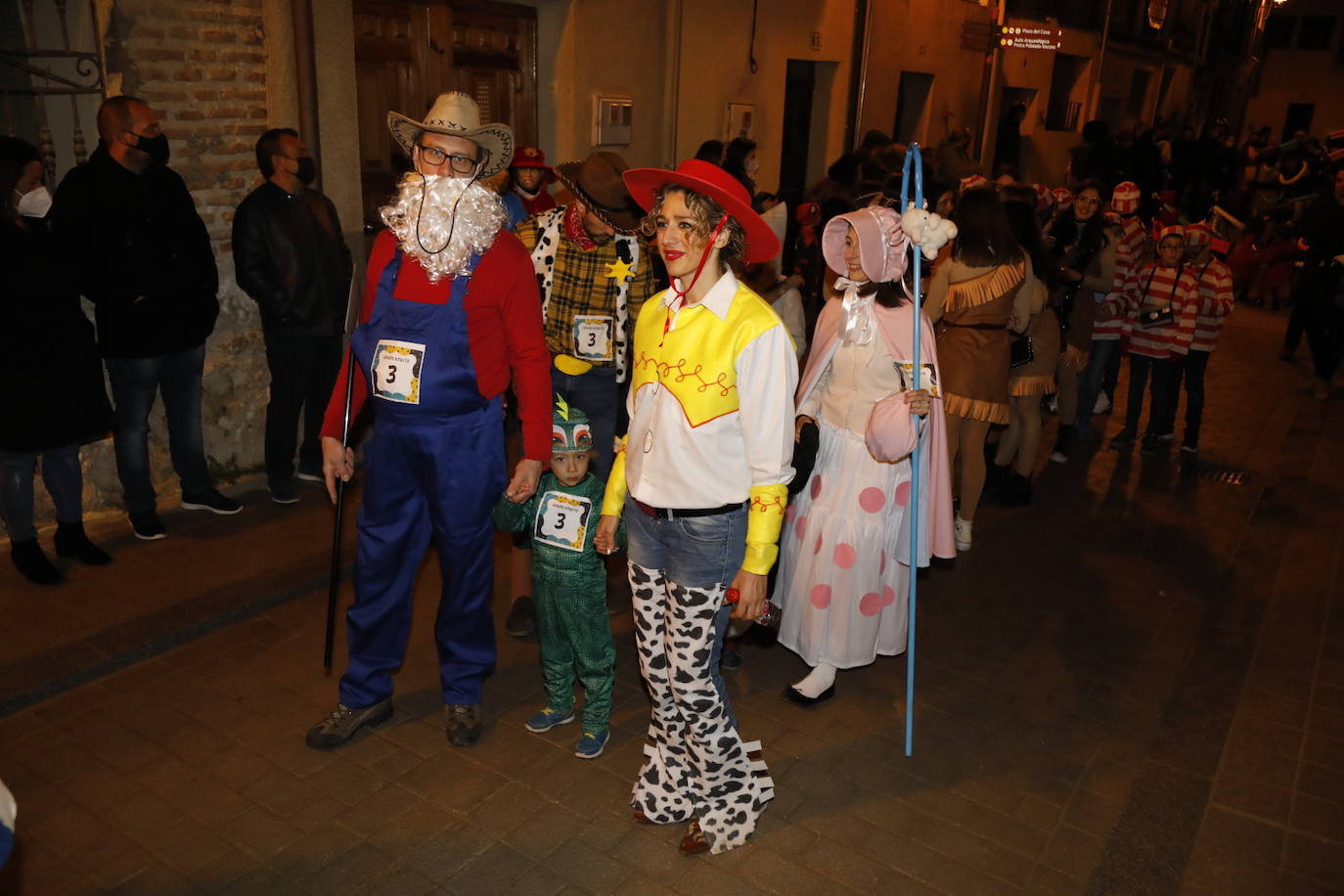 Desfile de disfraces en Peñafiel.