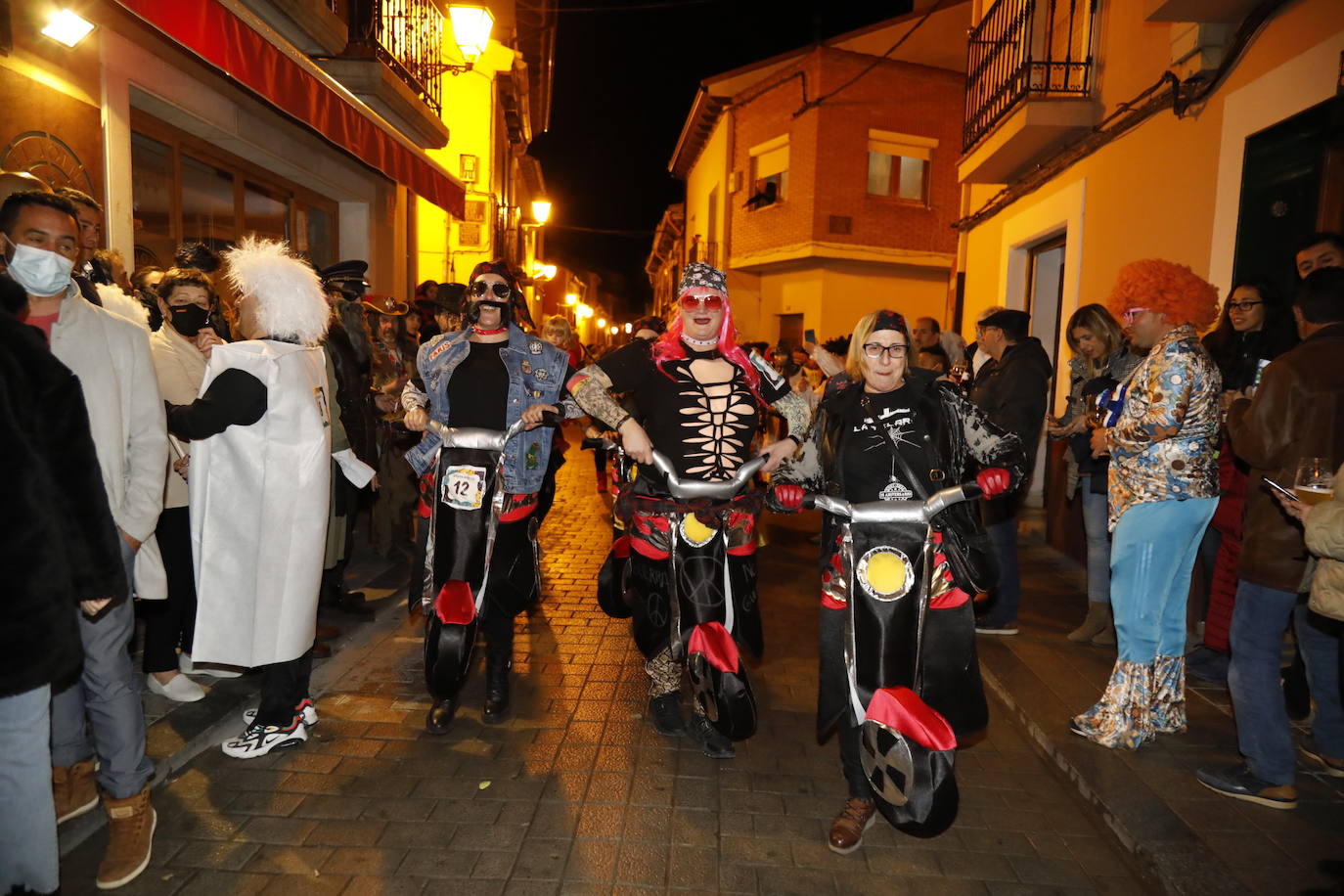 Desfile de disfraces en Peñafiel.