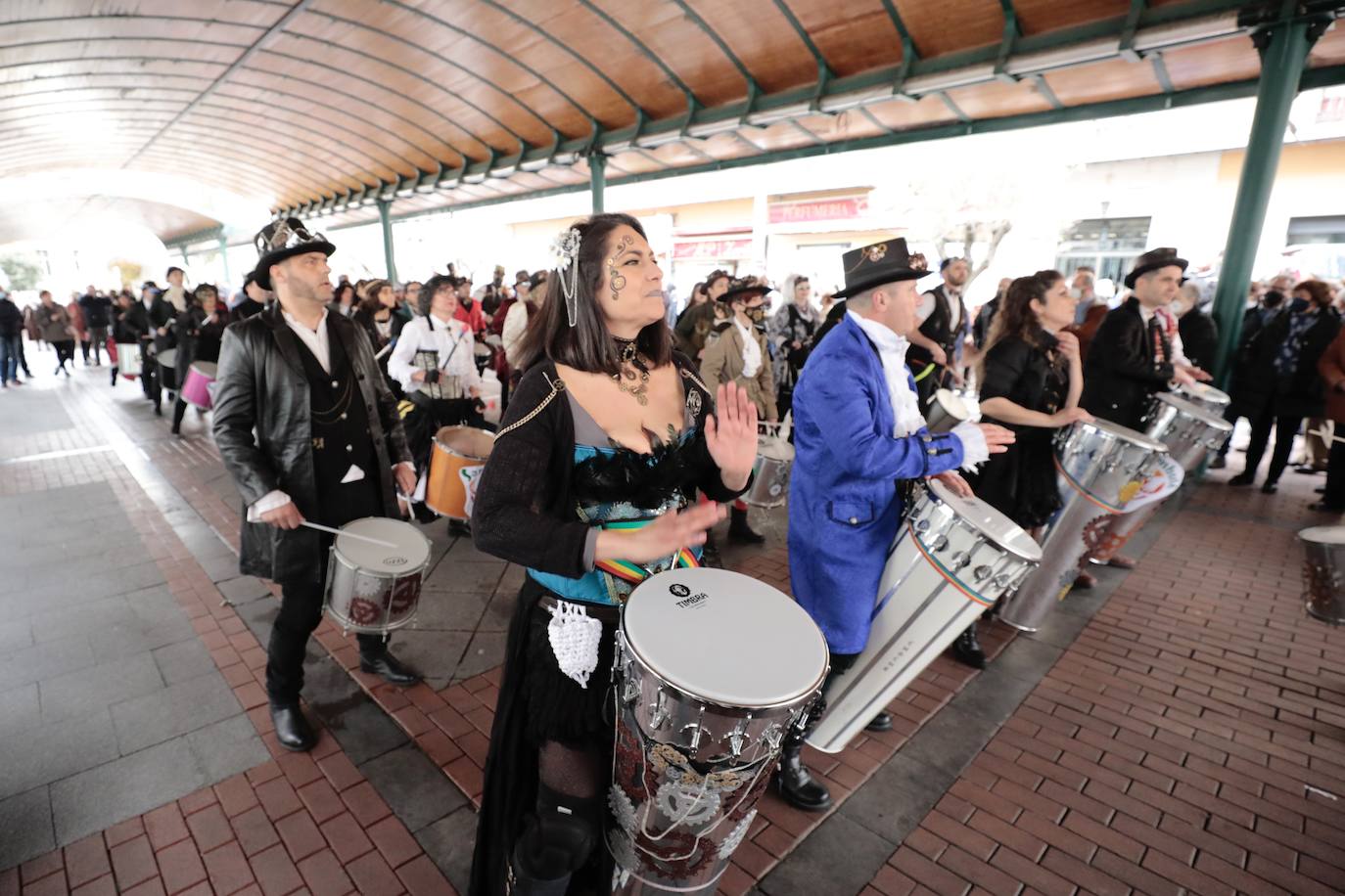 Fotos: Batucada carnavalera en el centro de Valladolid