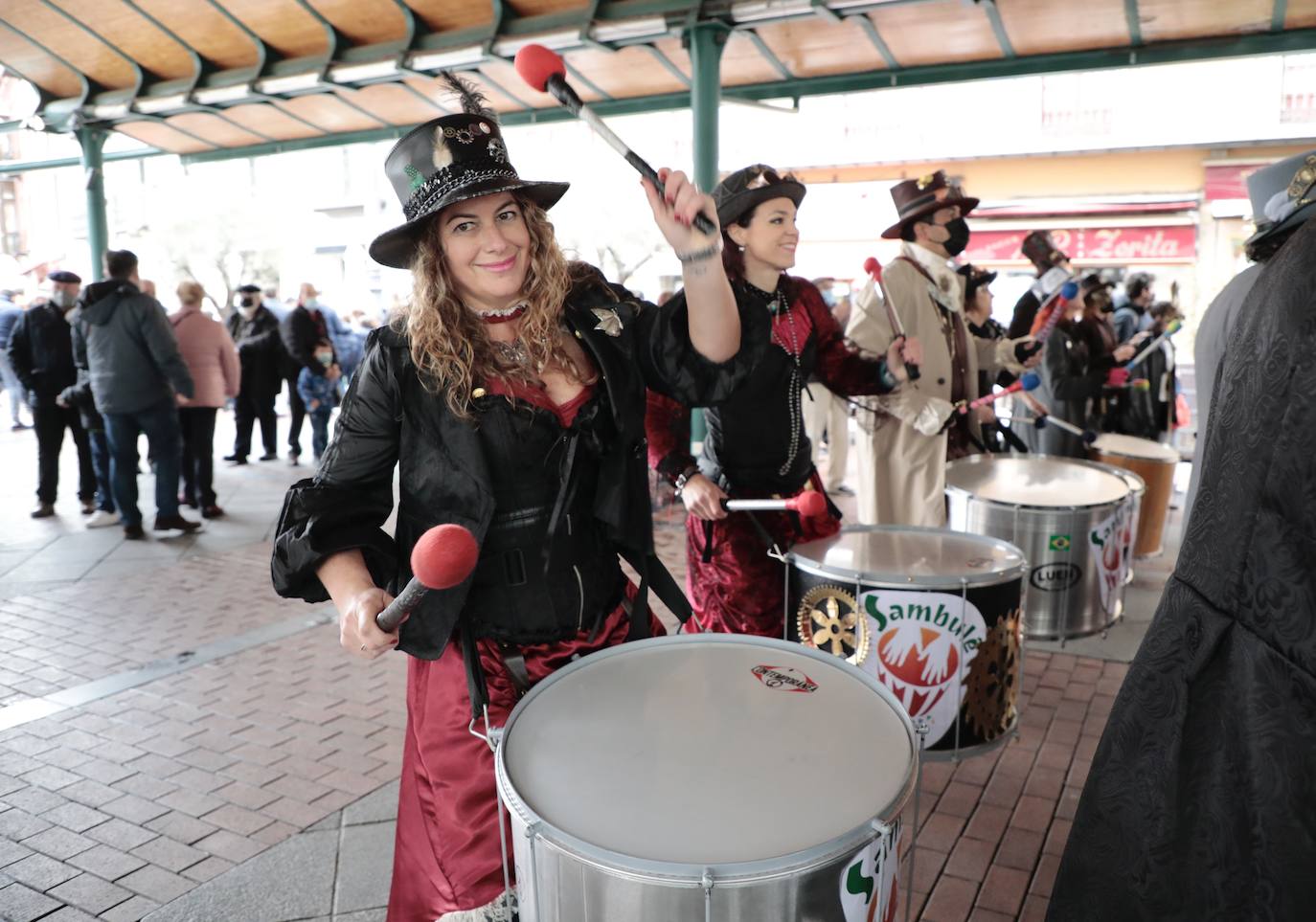 Fotos: Batucada carnavalera en el centro de Valladolid