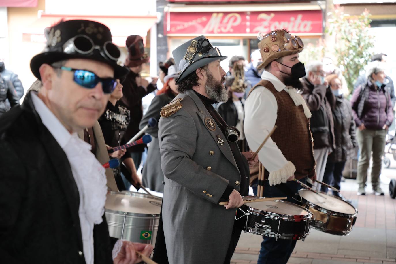 Fotos: Batucada carnavalera en el centro de Valladolid