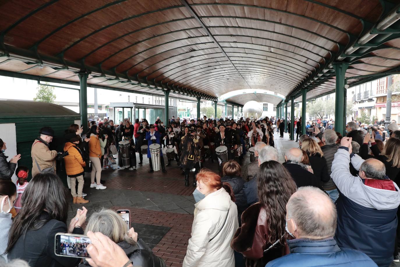 Fotos: Batucada carnavalera en el centro de Valladolid