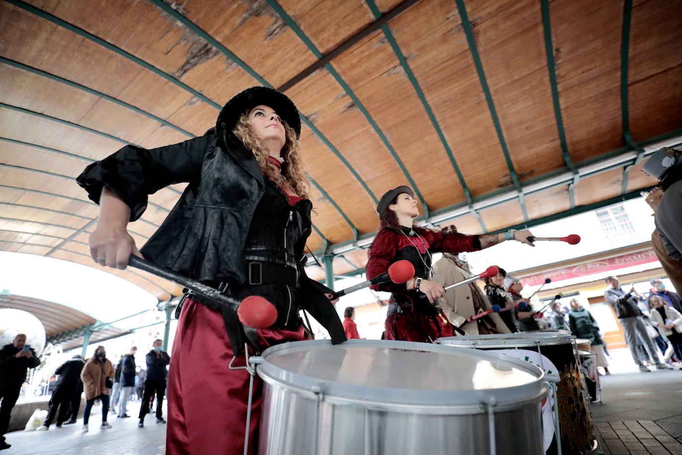 Fotos: Batucada carnavalera en el centro de Valladolid