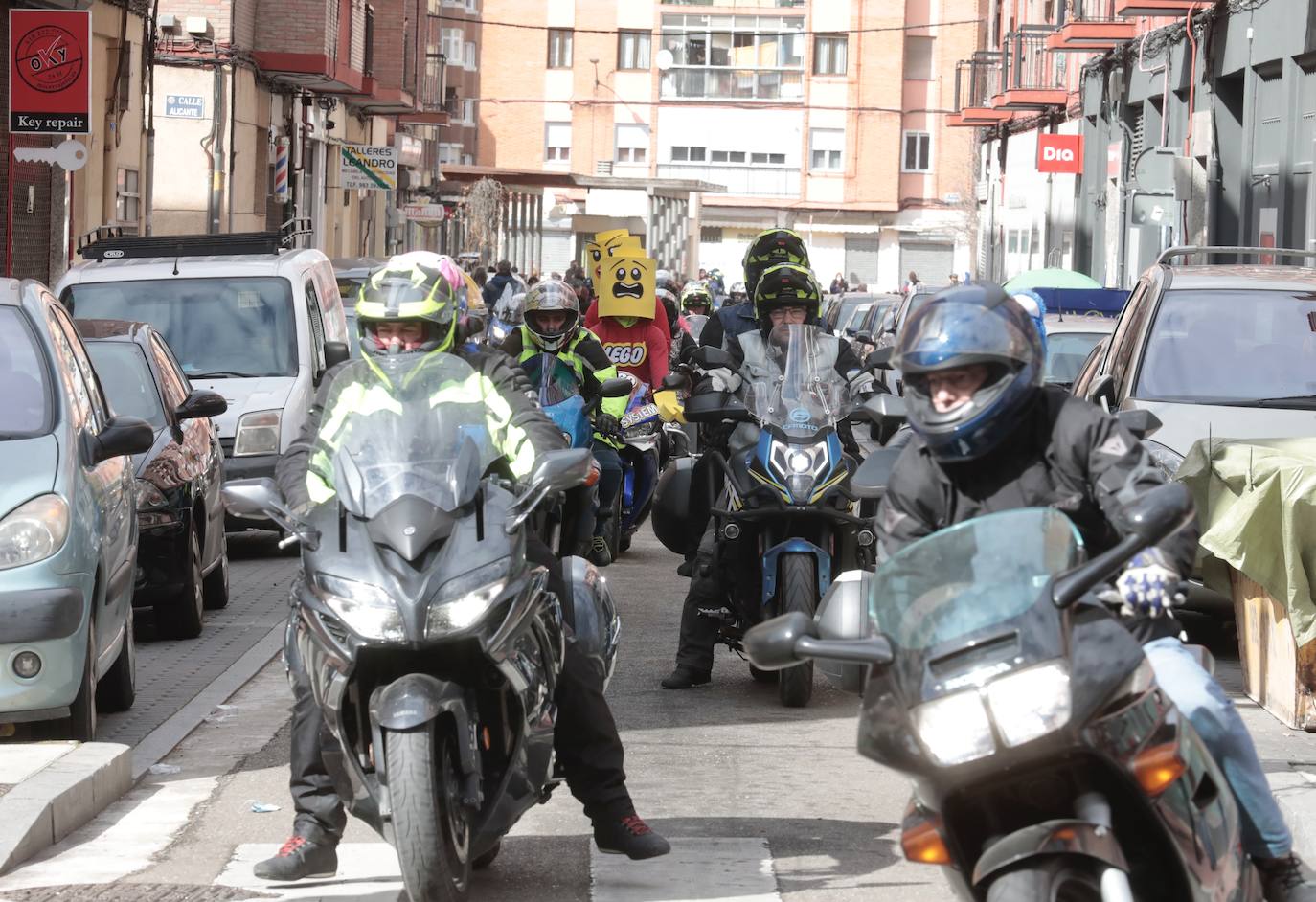 Fotos: Carnaval motero por las calles de Valladolid