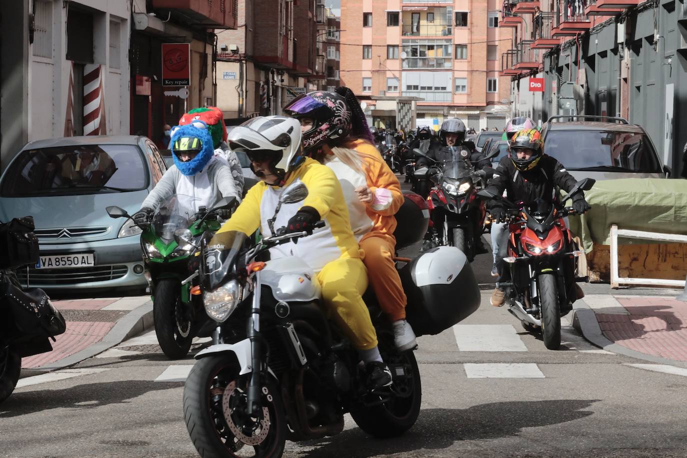 Fotos: Carnaval motero por las calles de Valladolid