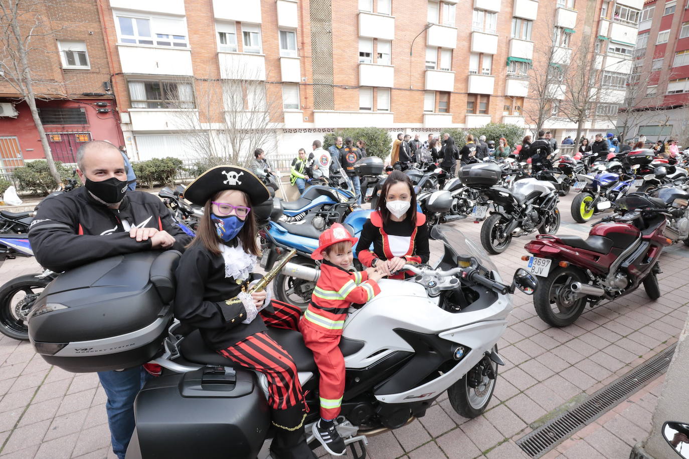 Fotos: Carnaval motero por las calles de Valladolid