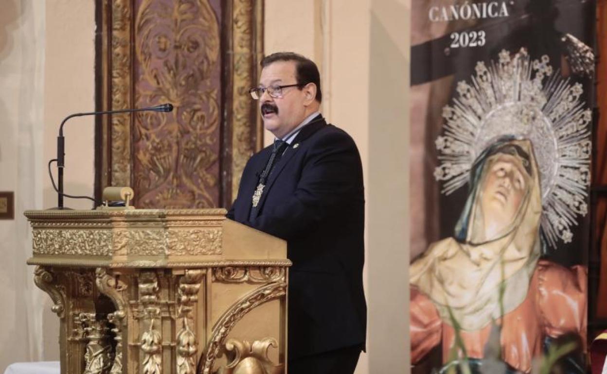El periodista Juan Carlos Pérez de la Fuente, en la Cofradía Penitencial de la Santa Vera Cruz de Valladolid.