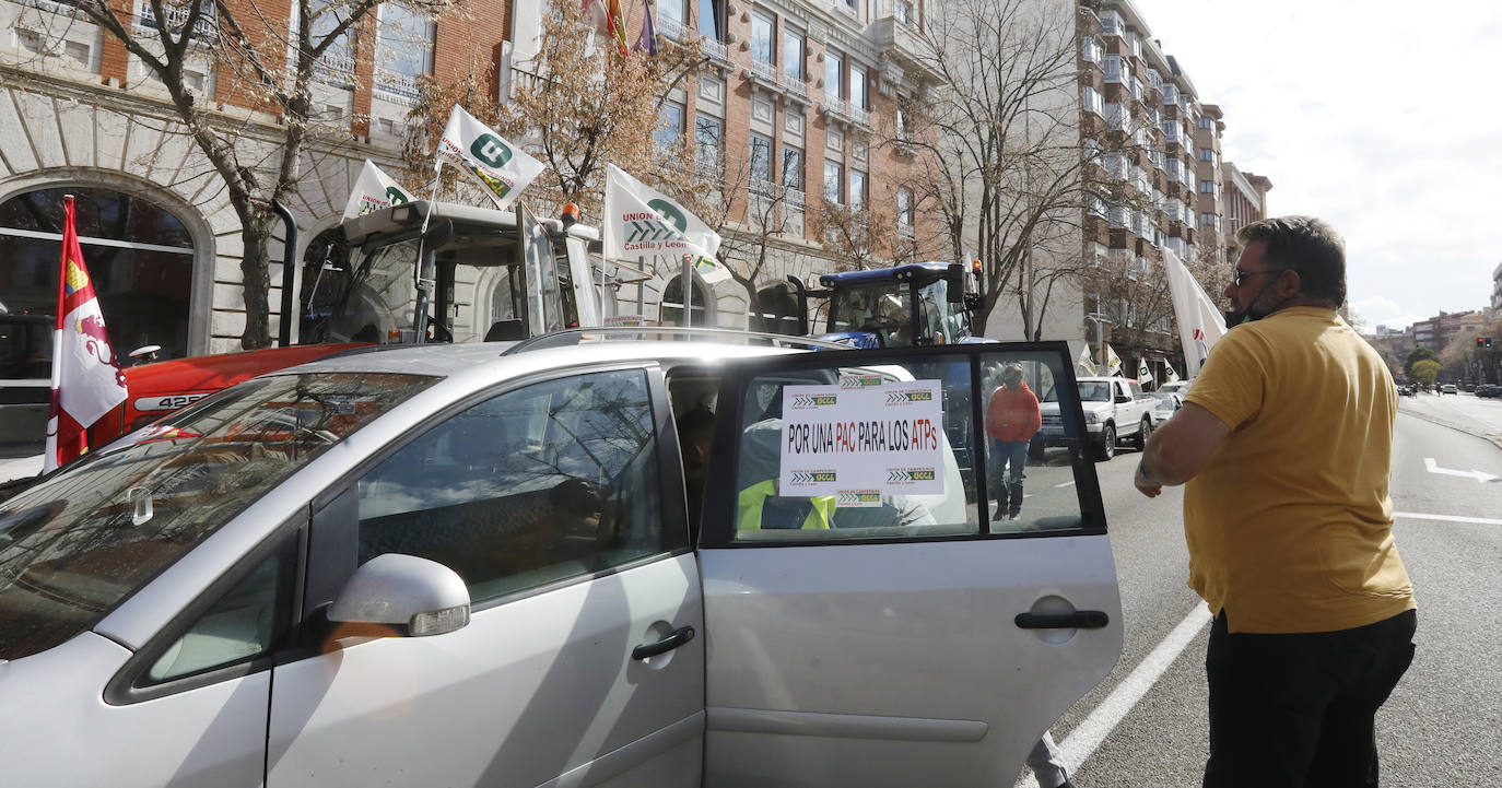 Fotos: Tractorada en Palencia contra los elevados costes de producción