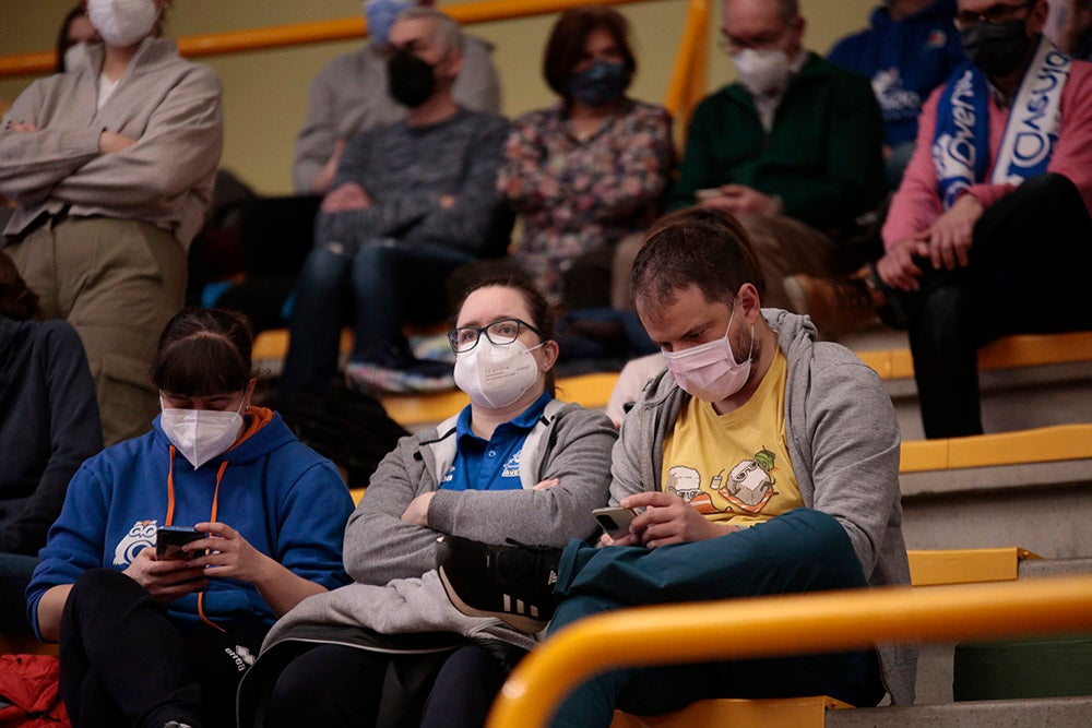 El ambiente carnavalero se hace notar en Würzburg para seguir manteniendo, y reforzando, el disfraz de líder del conjunto azulón