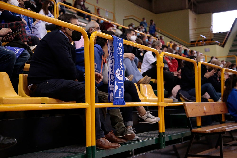 El ambiente carnavalero se hace notar en Würzburg para seguir manteniendo, y reforzando, el disfraz de líder del conjunto azulón