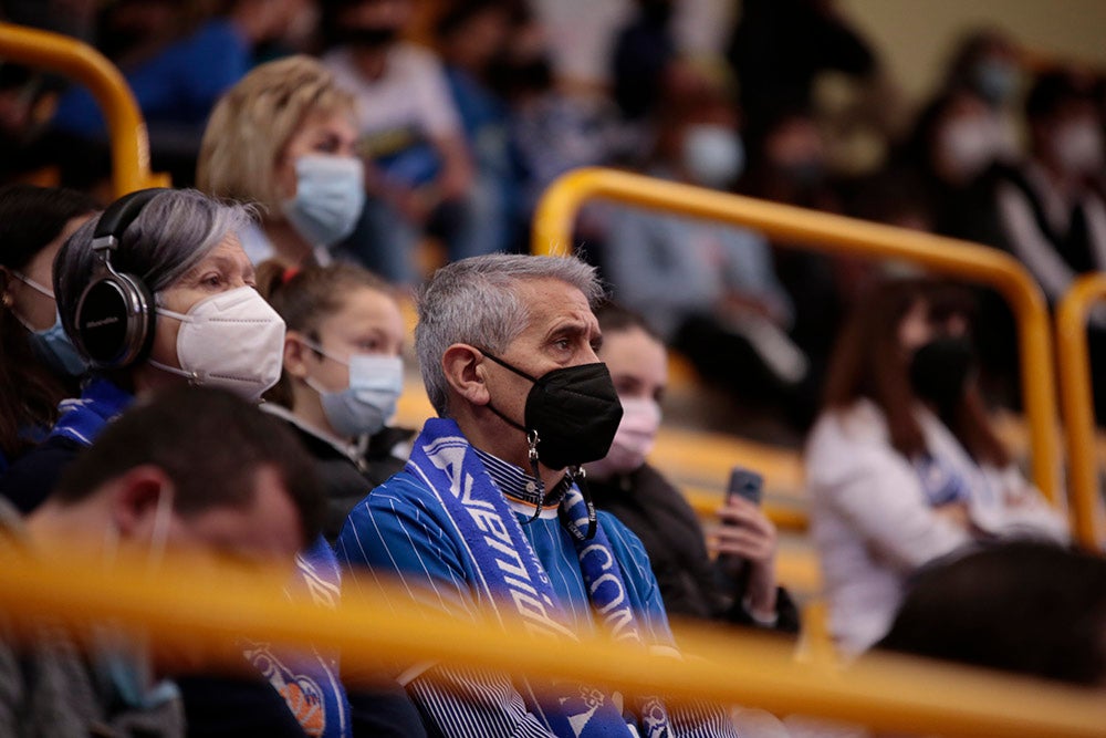 El ambiente carnavalero se hace notar en Würzburg para seguir manteniendo, y reforzando, el disfraz de líder del conjunto azulón