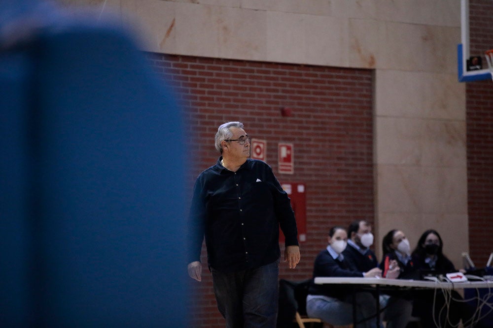 El Aquimisa Carbajosa revive en el aplazado ante Melilla con Avelino y Barrueco en el banco (97-68)