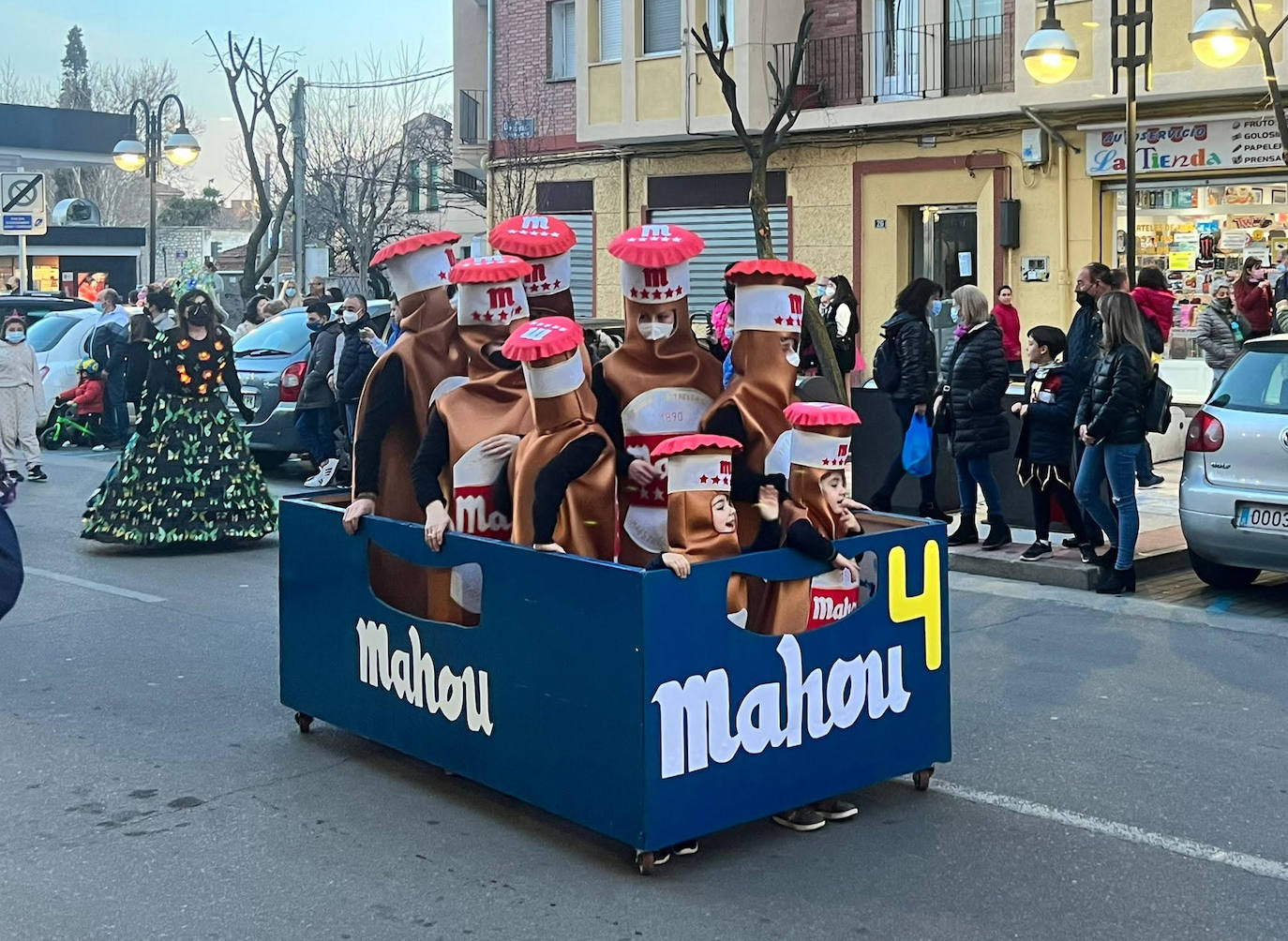 Los pueblos de Valladolid han salido este lunes a la calle para celebrar el carnaval. 