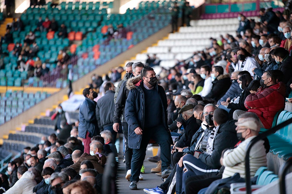 El presidente Manuel Lovato centra todas las miradas en un estadio Helmántico con nuevos aires tras el cambio en el banquillo 