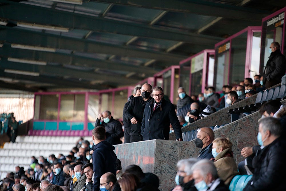 El presidente Manuel Lovato centra todas las miradas en un estadio Helmántico con nuevos aires tras el cambio en el banquillo 