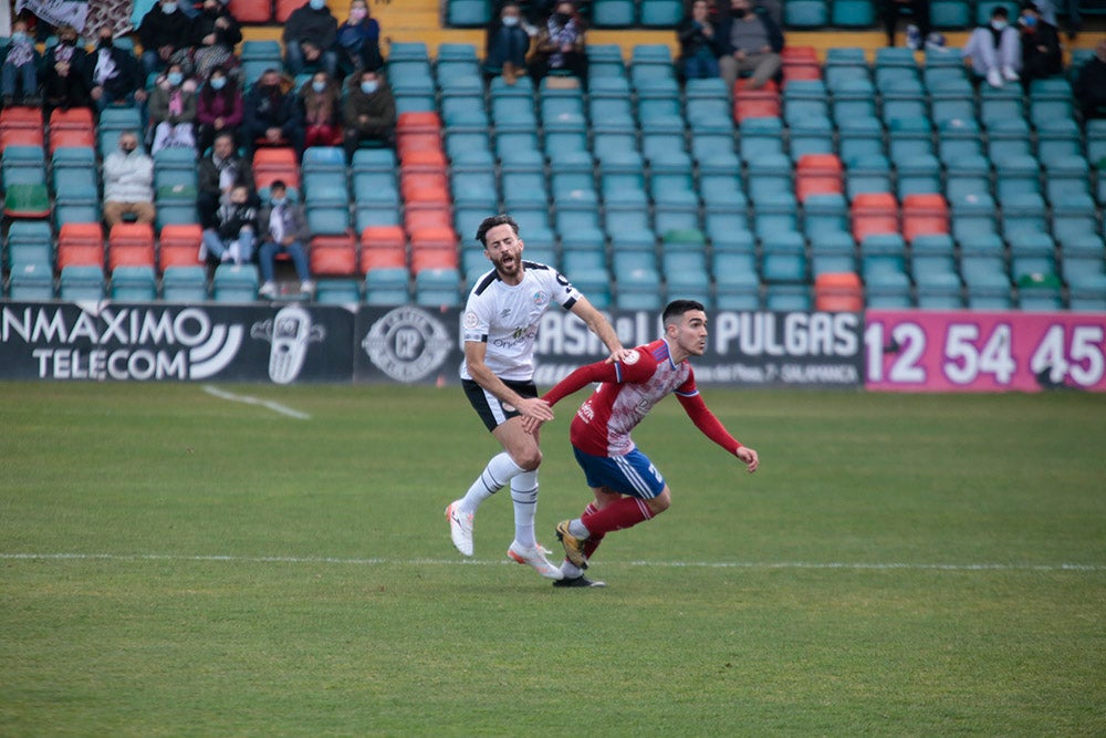 El Salamanca UDS se agarra a la pelea por la salvación ante la UD Llanera (2-0)