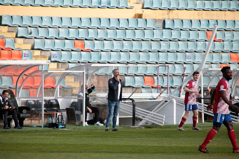 El Salamanca UDS se agarra a la pelea por la salvación ante la UD Llanera (2-0)