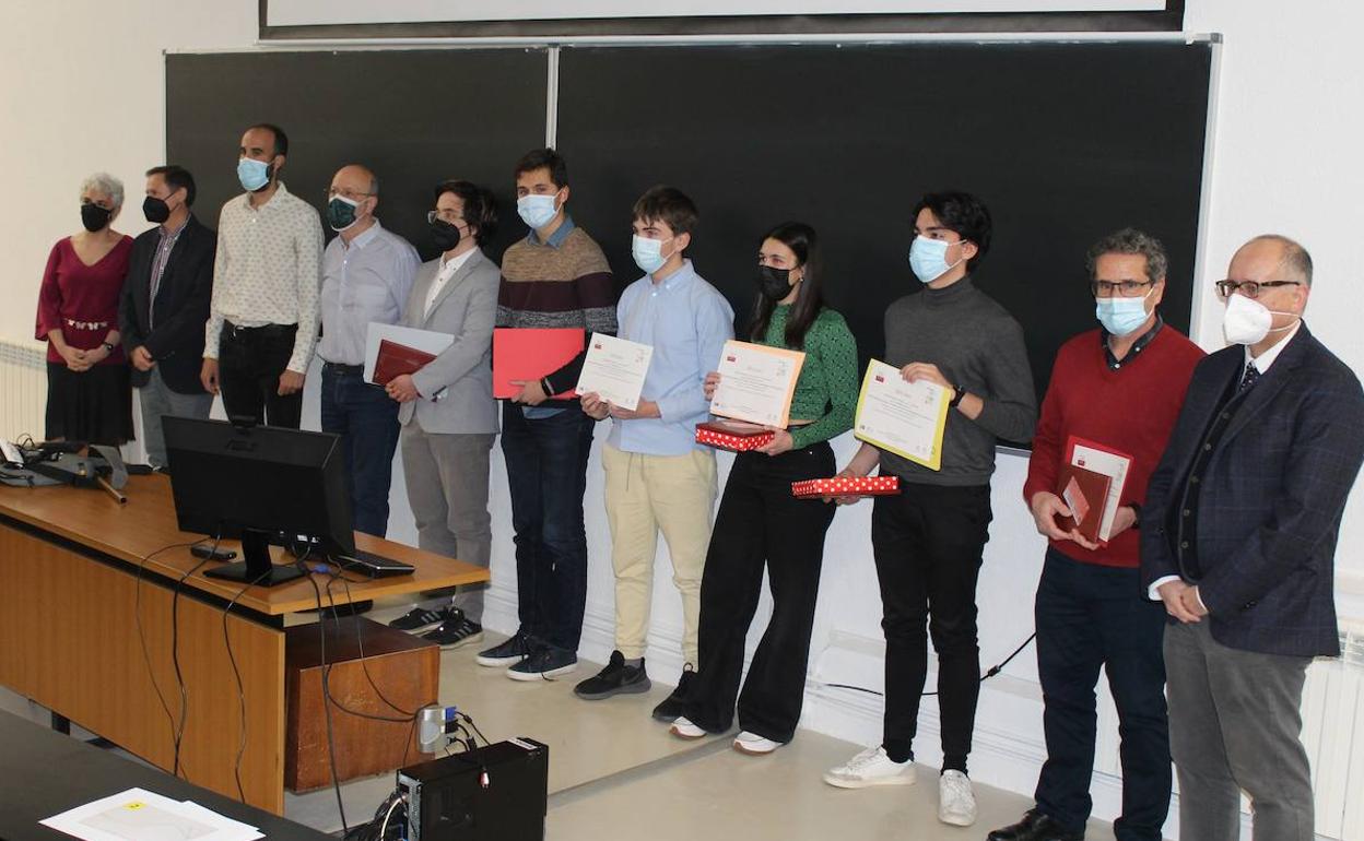 La Facultad de Ciencias de la USAL entrega los premios de la fase local de la XXXIII Olimpiada de Física