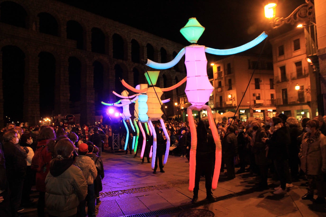 Desfile de este martes por el centro de Segovia.