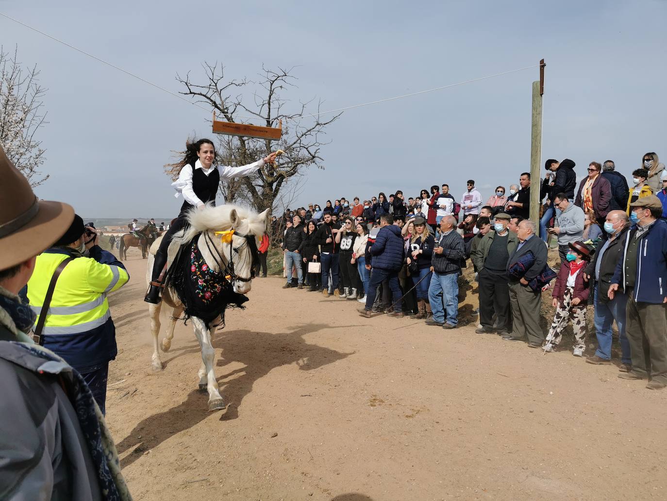 Fotos: Los quintos de Torrelobatón corren las cintas tras dos años en blanco por la covid