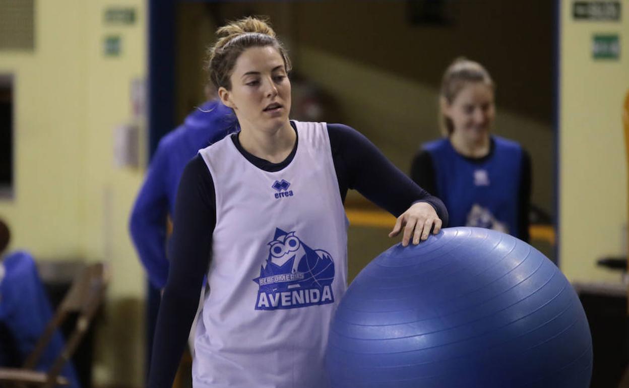 Katie Lou Samuelson seguirá sin incorporarse por ahora al CB Avenida