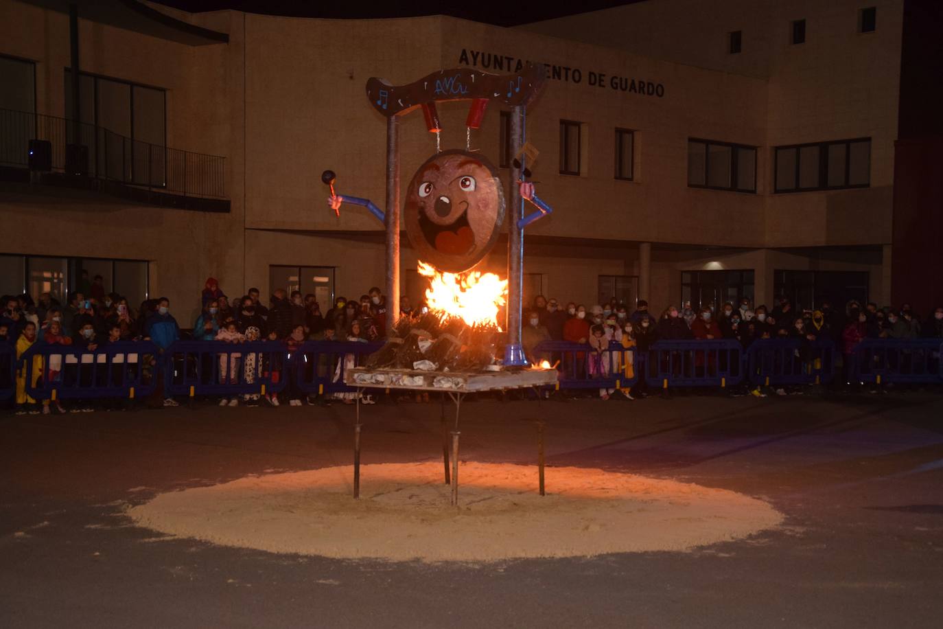 Fotos: Carnaval en Guardo: La quema de la falla de Don Gong