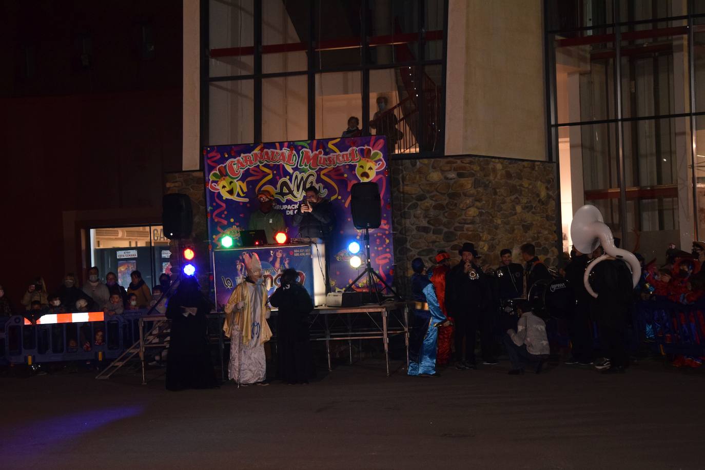 Fotos: Carnaval en Guardo: La quema de la falla de Don Gong