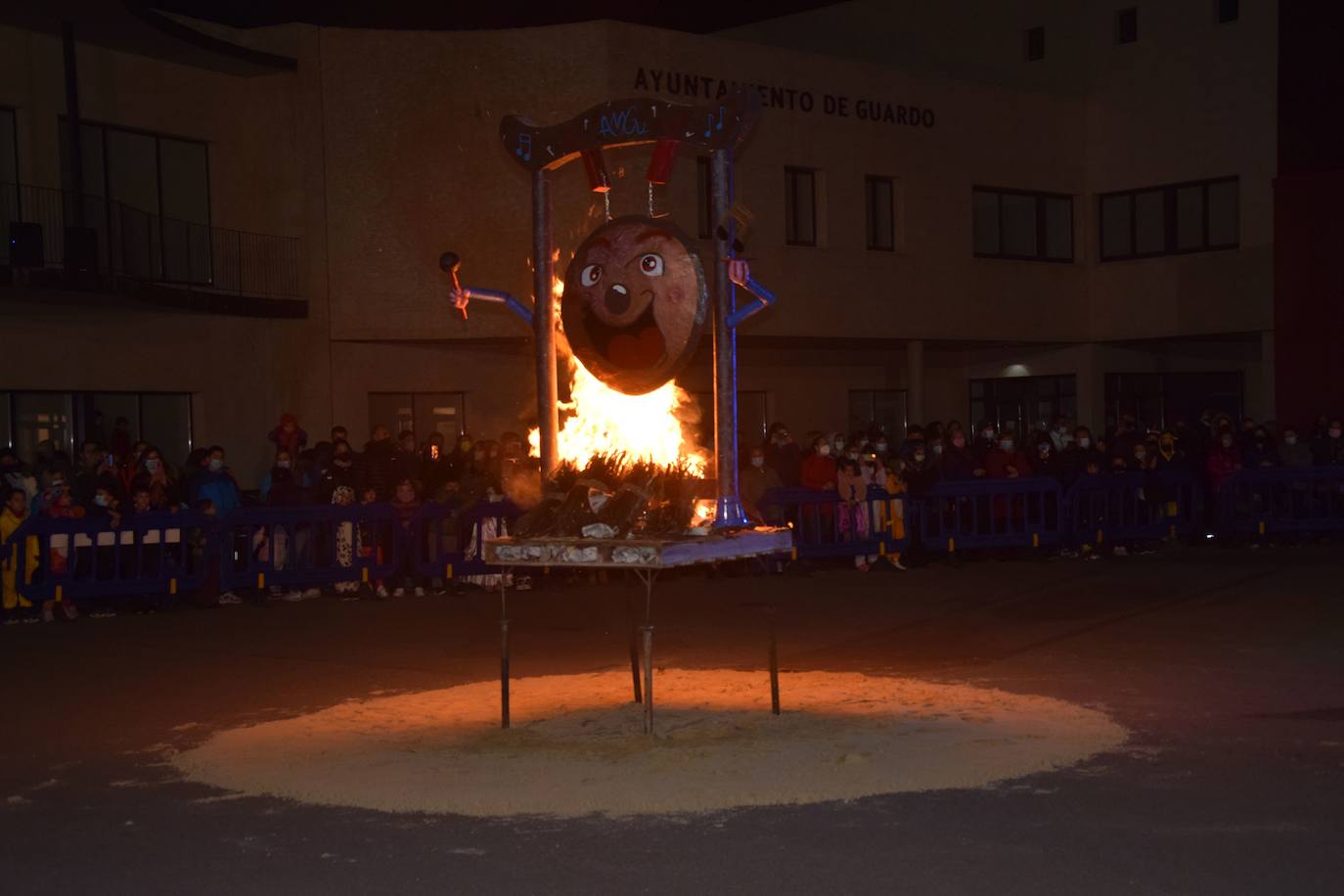 Fotos: Carnaval en Guardo: La quema de la falla de Don Gong