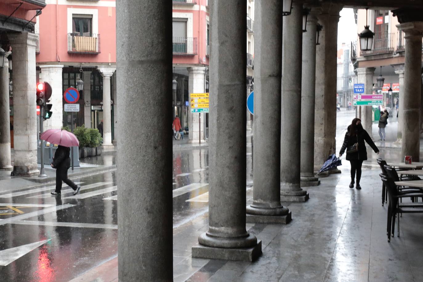 Fotos: La lluvia reaparece con fuerza en Valladolid